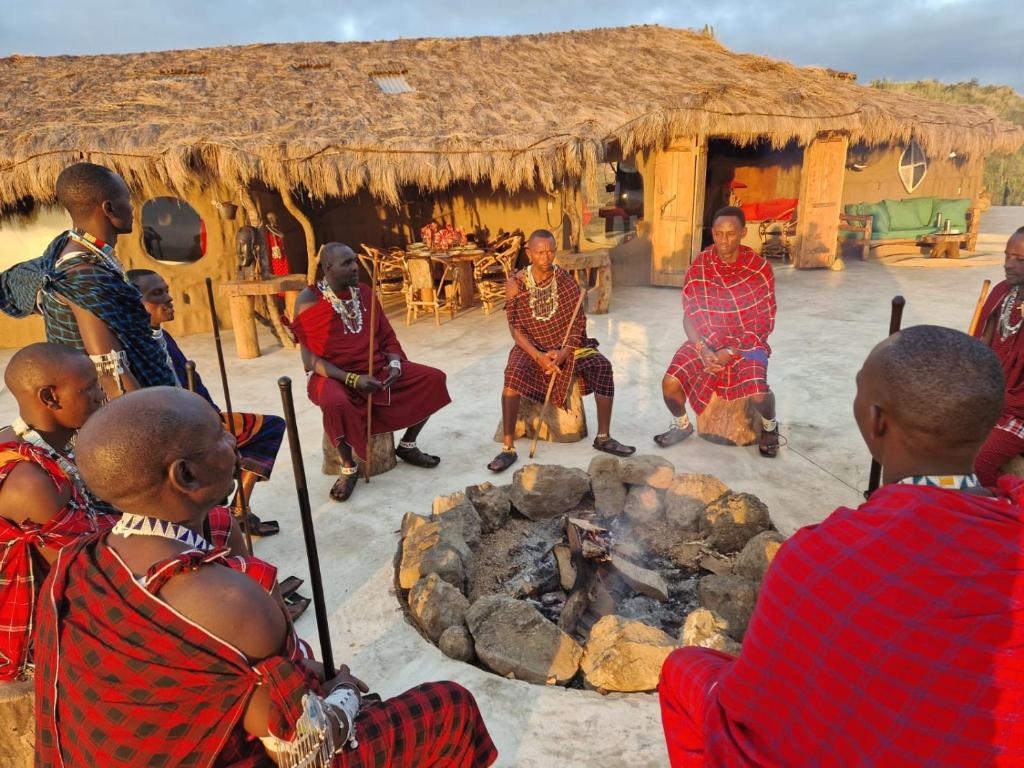 RELAXING DAY MAASAI STYLE BY ORIGINAL MAASAI LODGE – AFRICA AMINI LIFE